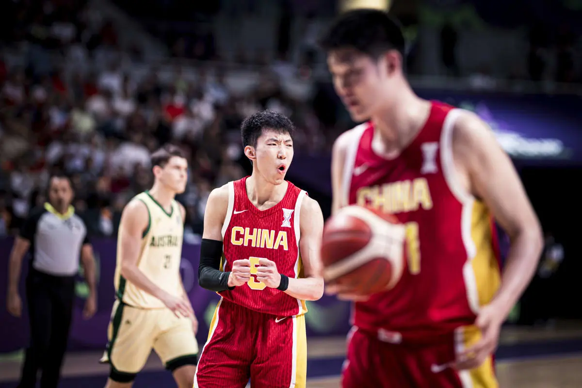 在走向球场, 丝毫轻易拿, yid