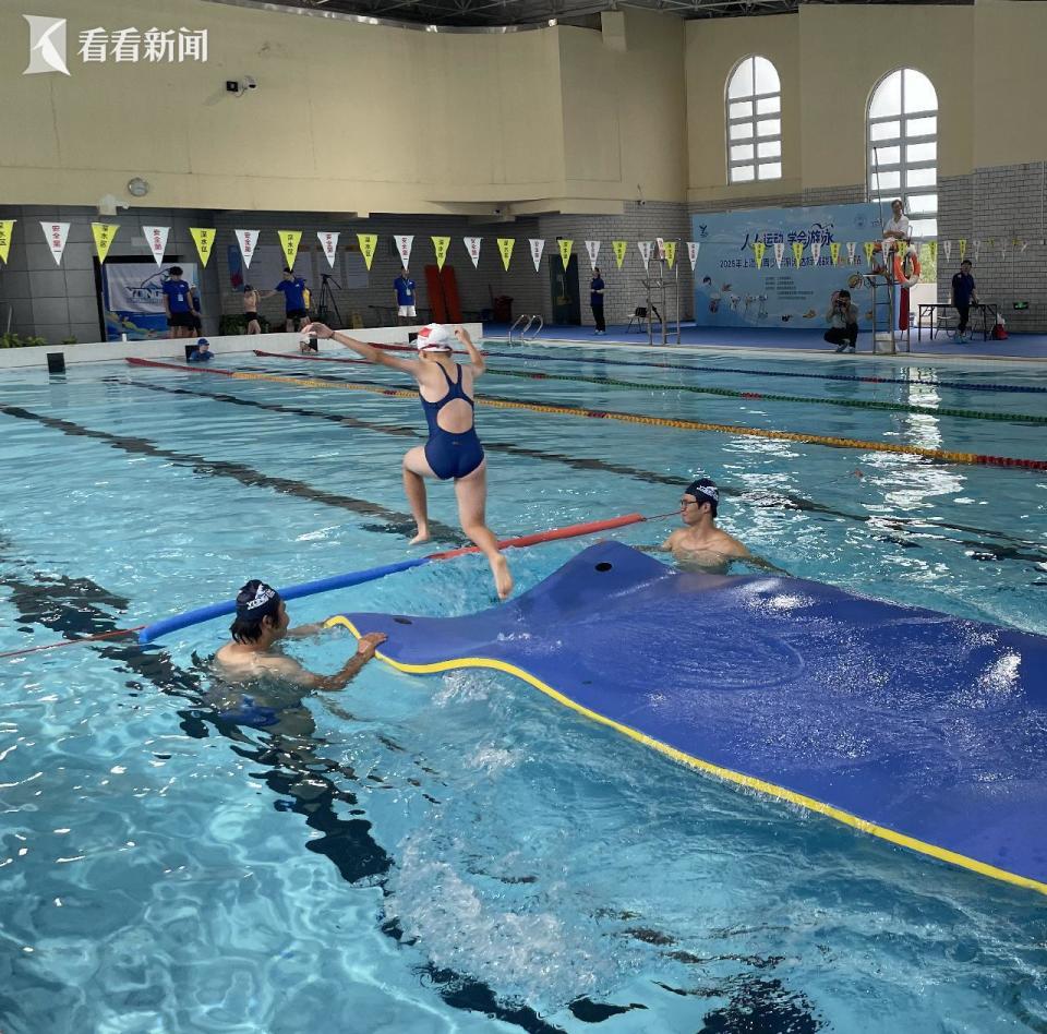 其对游泳运, 的横杆, img