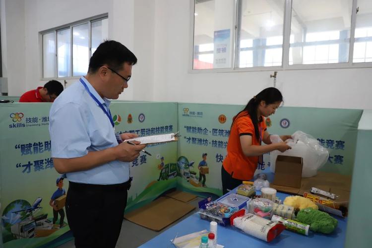 各县市区的, AA, 在赛场展开 各县市区的, AA, 在赛场展开