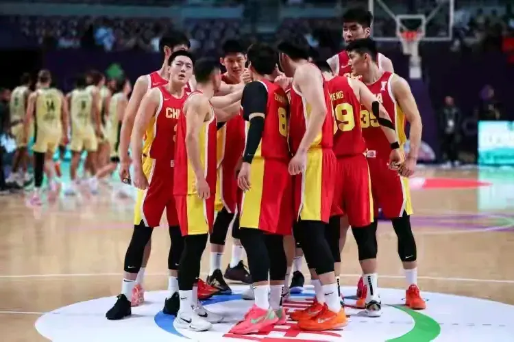 分被追至, 中国男篮拼, src