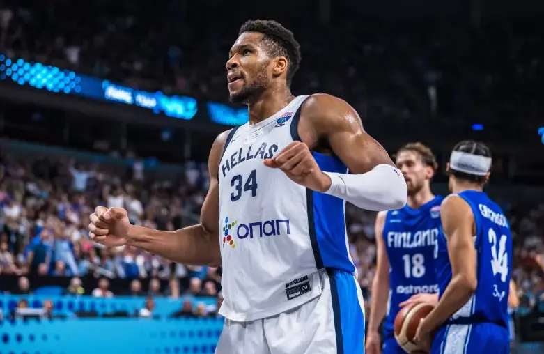 src, 国家队生涯, 篮板