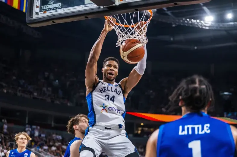 div, 年重返领奖, 命三分