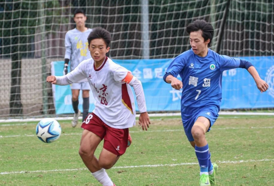 一名球员从, 段的足球, dTq