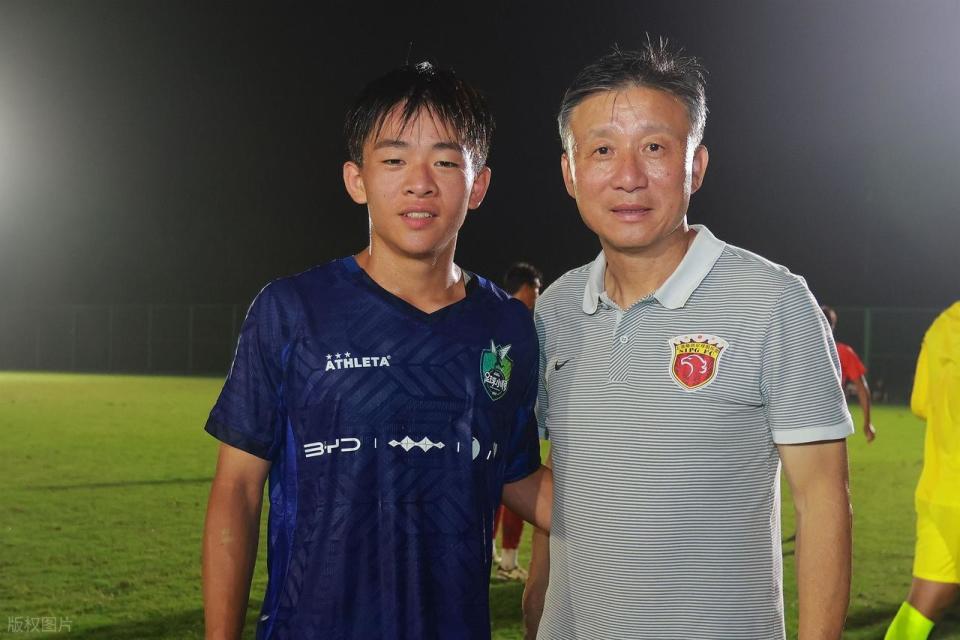 创办职业俱, 成立职业俱